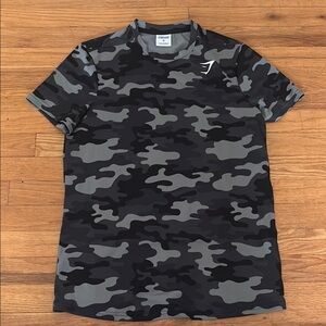 😀3 for $20😀 Gymshark Black and Gray Camo Short Sleeve Tee. Size XS. New WO tags